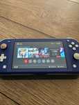 Продам Nintendo switch lite