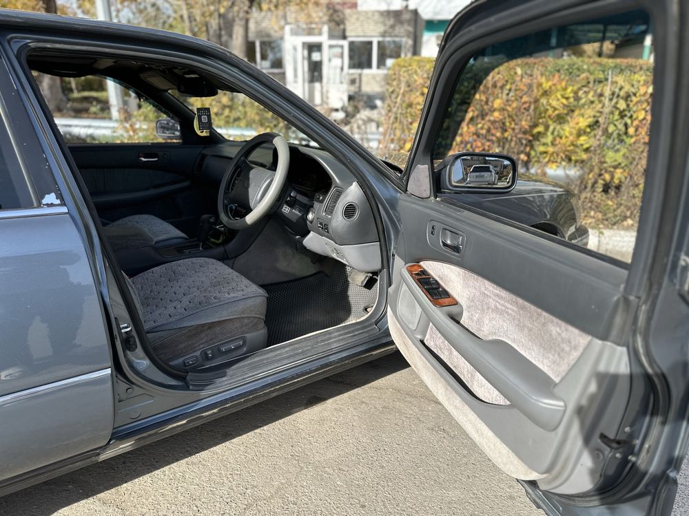 Продам toyota celsior