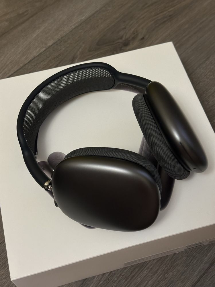 AirPods Max полный комплект в отличном состоянии