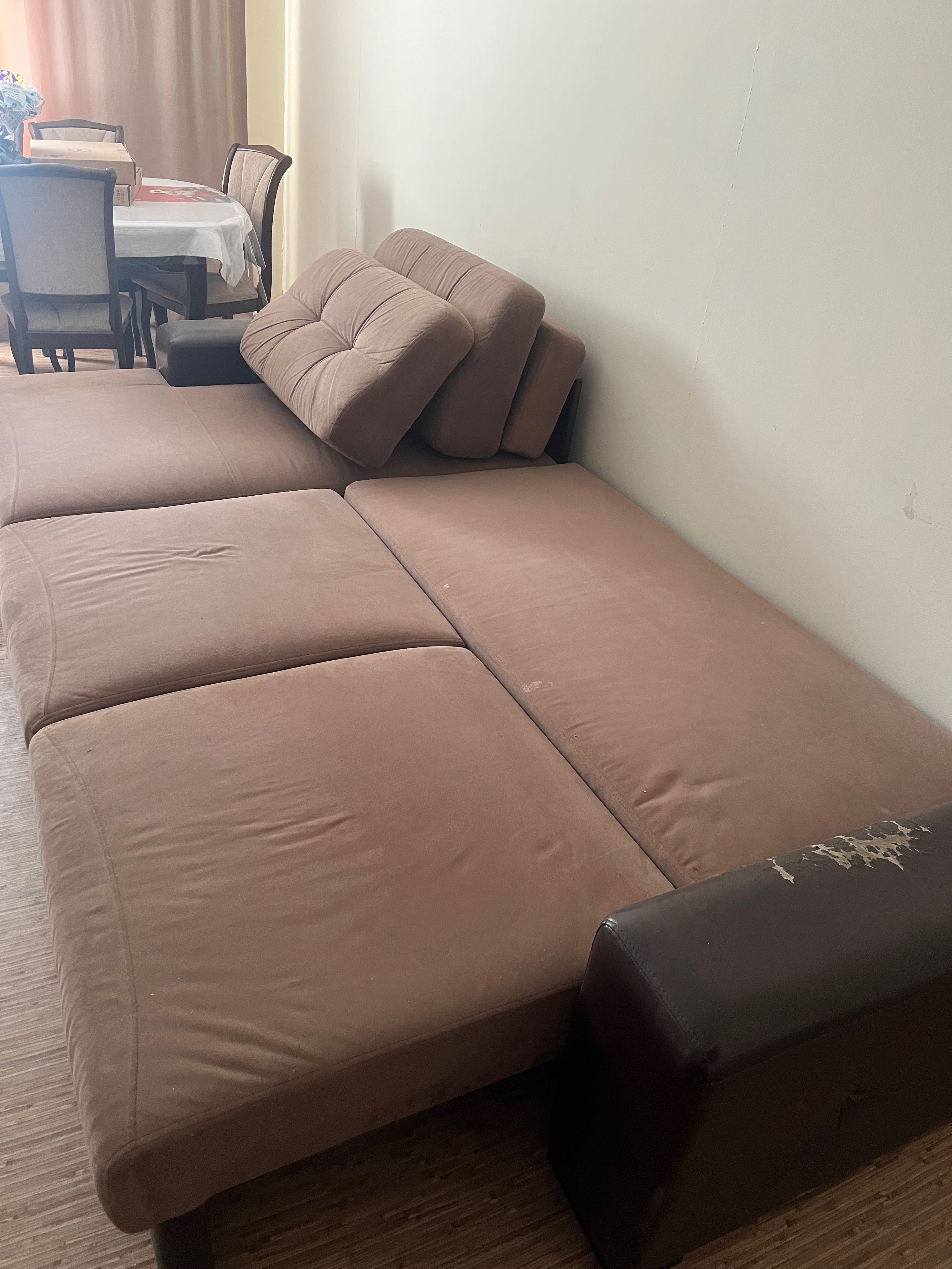 Продается угловой диван и кресла