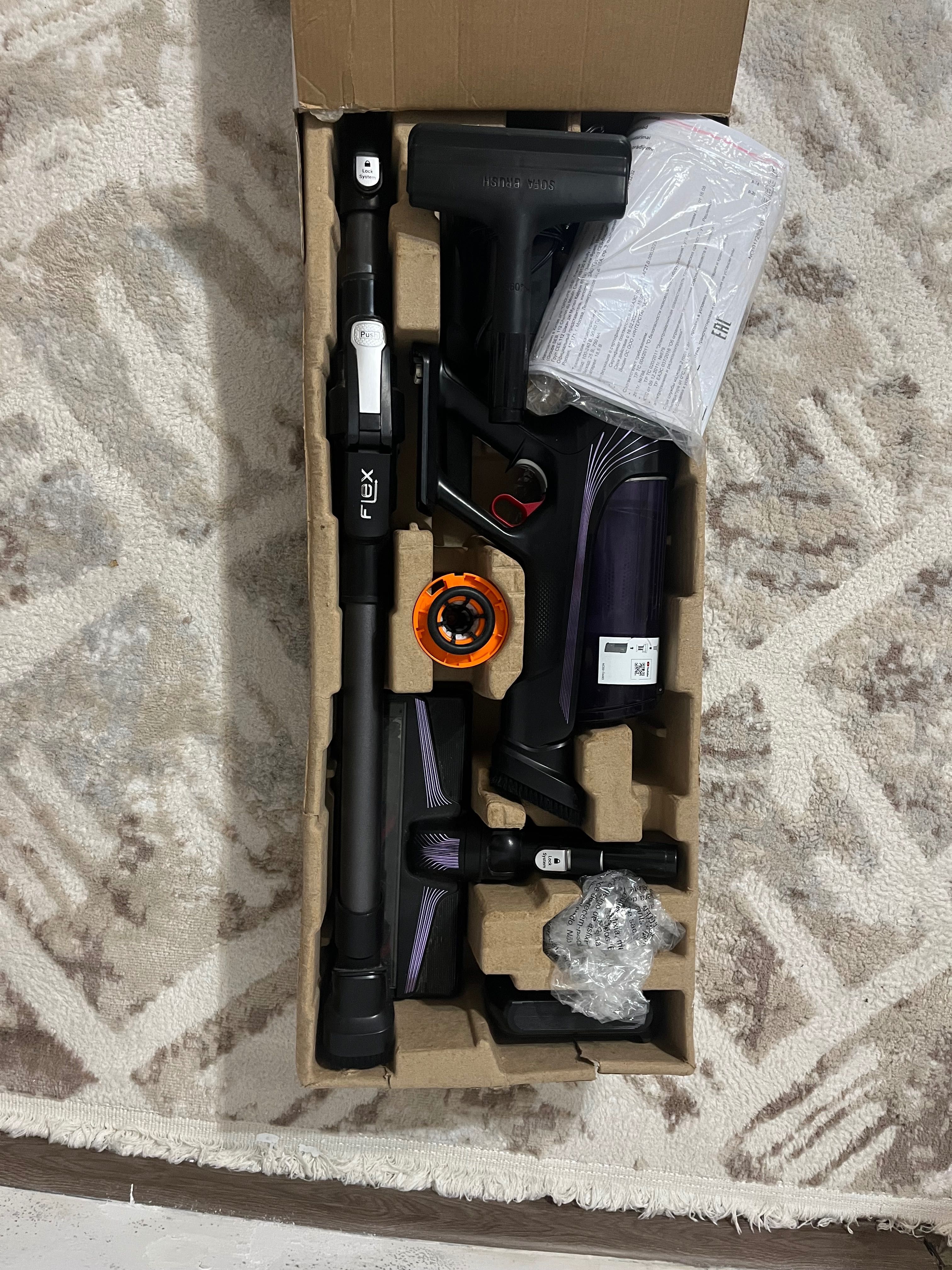 Продам вертикальный пылесос Tefal x-force