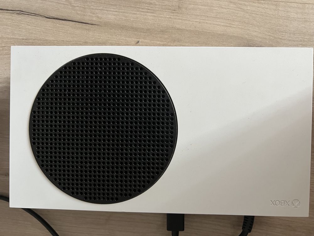 Продаю Xbox Series S