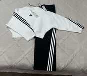 Оригинальный женский костюм adidas-новый