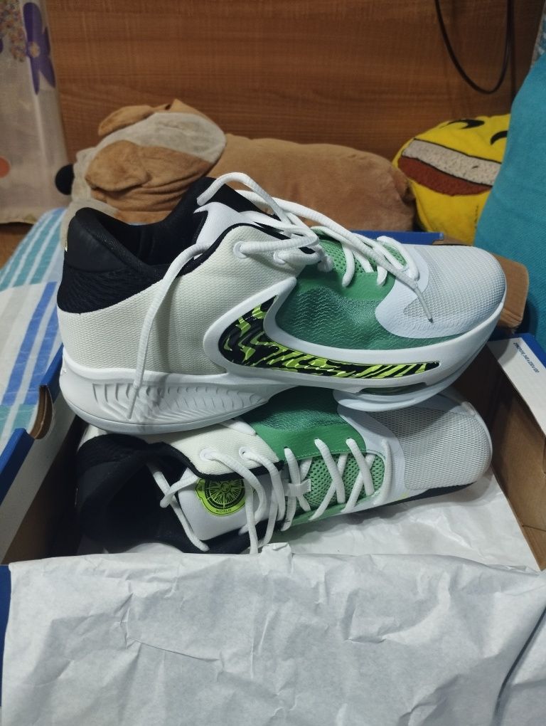 Баскетбольные кроссовки Nike Zoom