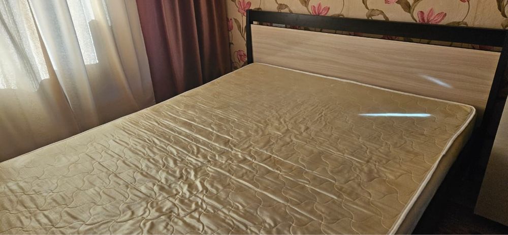 продам двухспальную кровать