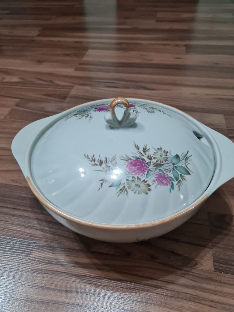 Продам супницу фарфоровую