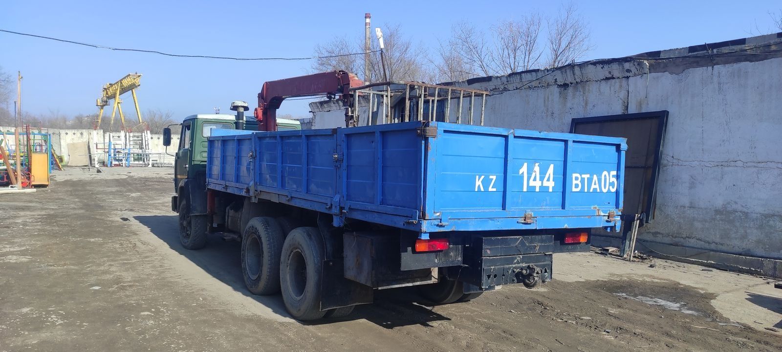 Продам КамАЗ манипулятор