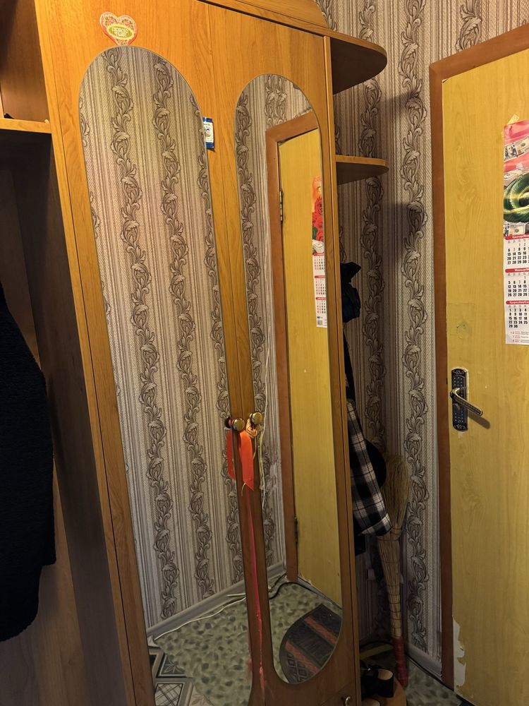 Шкаф прихожий б/у коричневый
