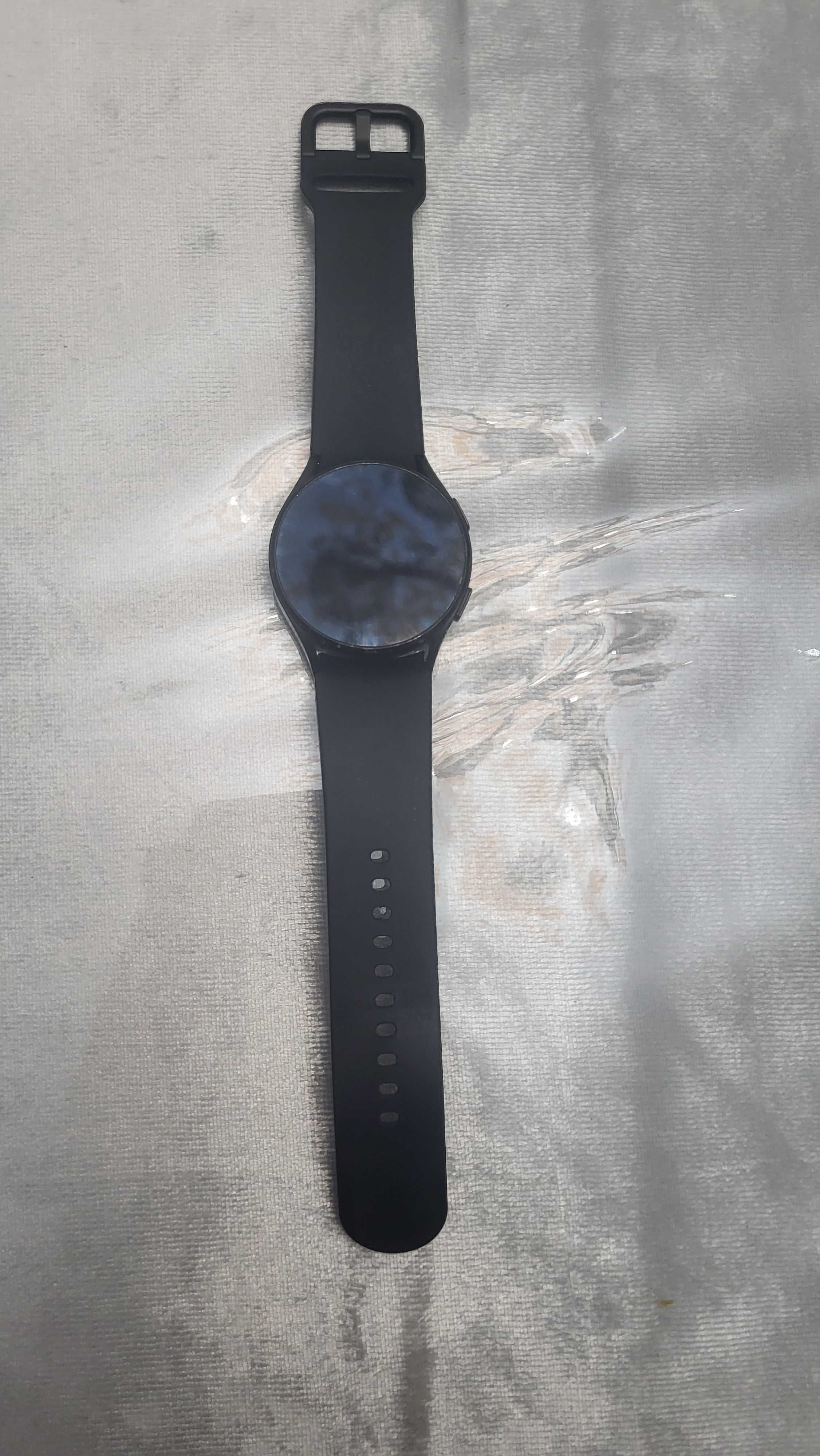 Продаю Samsung Watch 4