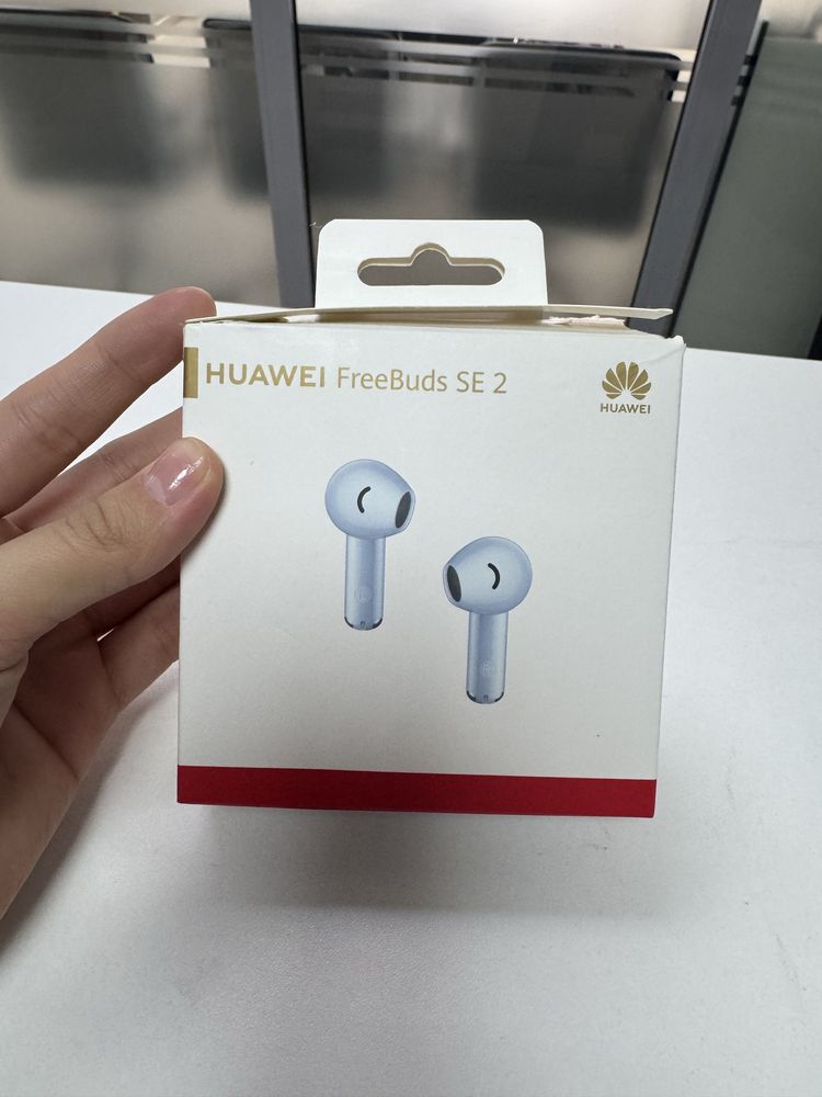 Новые беспроводные наушники HUAWEI