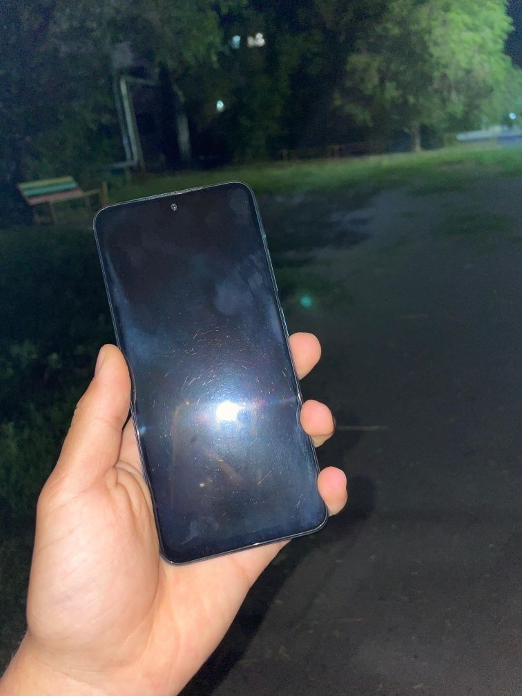 Срочно продаю Redm notei 11 торг