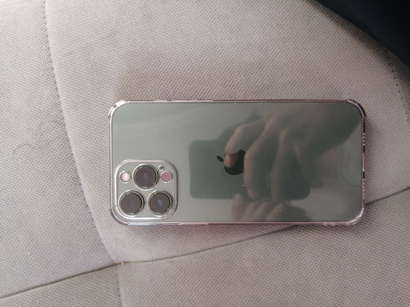 Продам IPhone Apple 13 pro Max