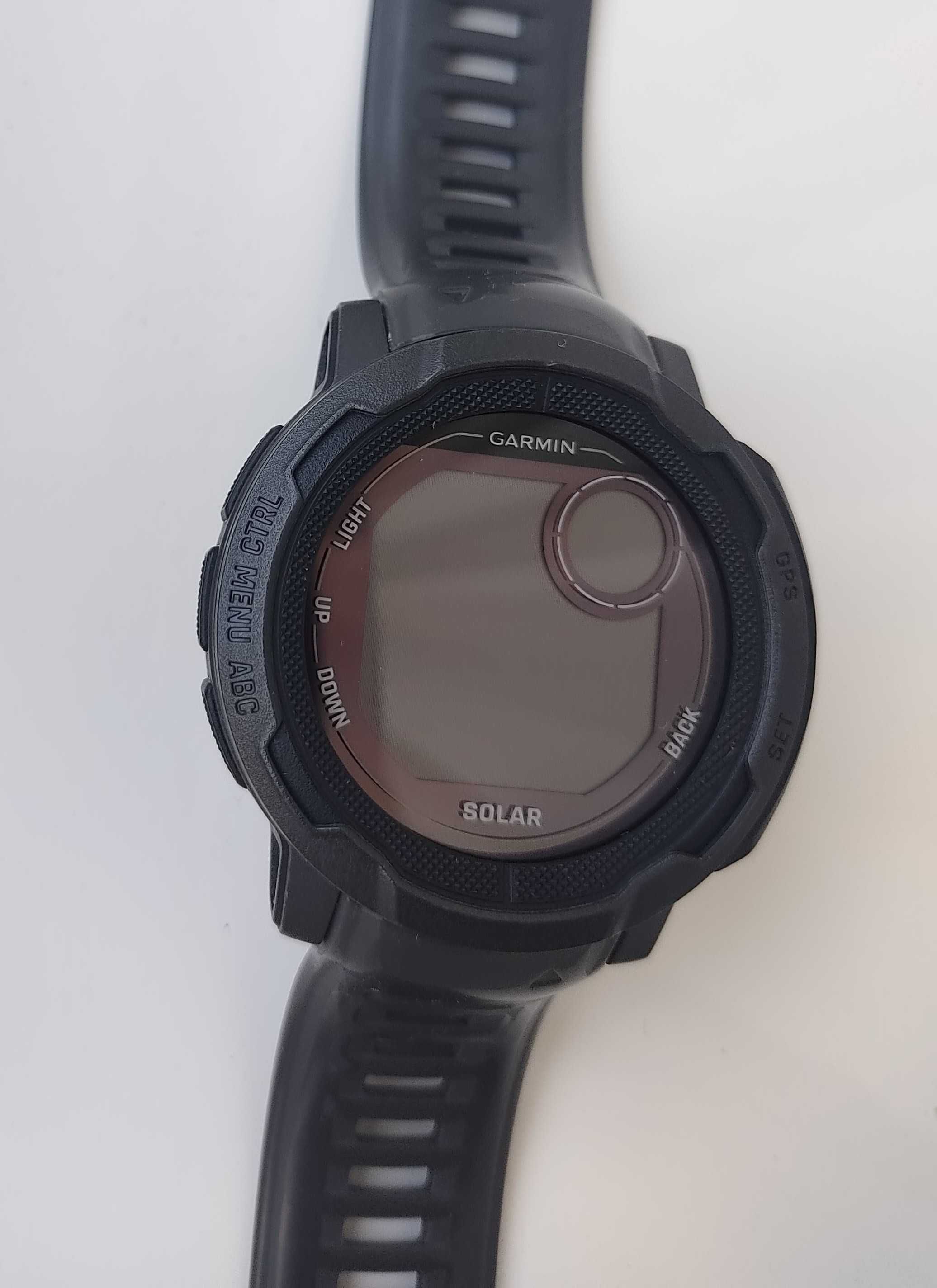 Спортивные часы Garmin Instinct 2 Solar
