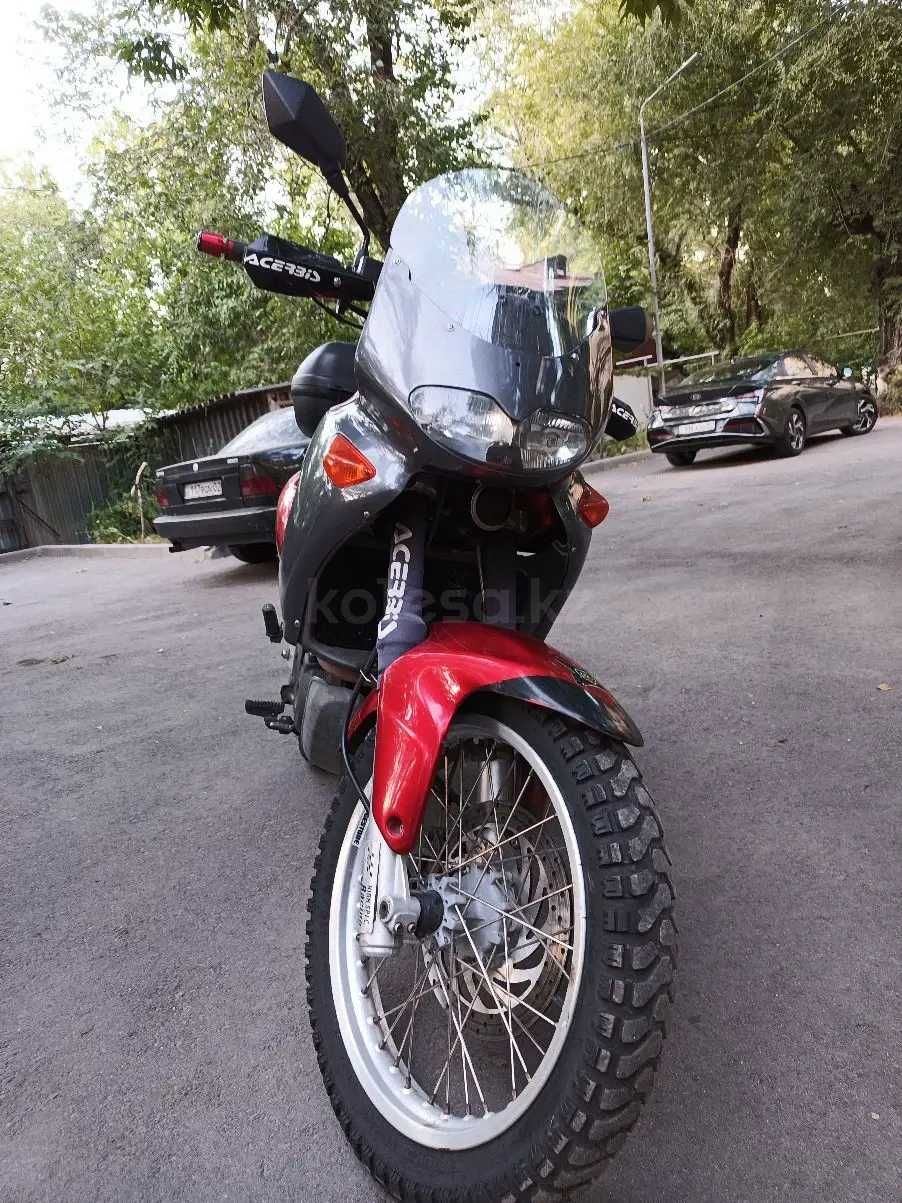 Итальянский МОТОЦИКЛ Aprilia Pegasso 650