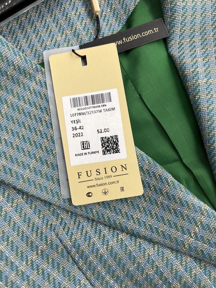 Продам костюм
