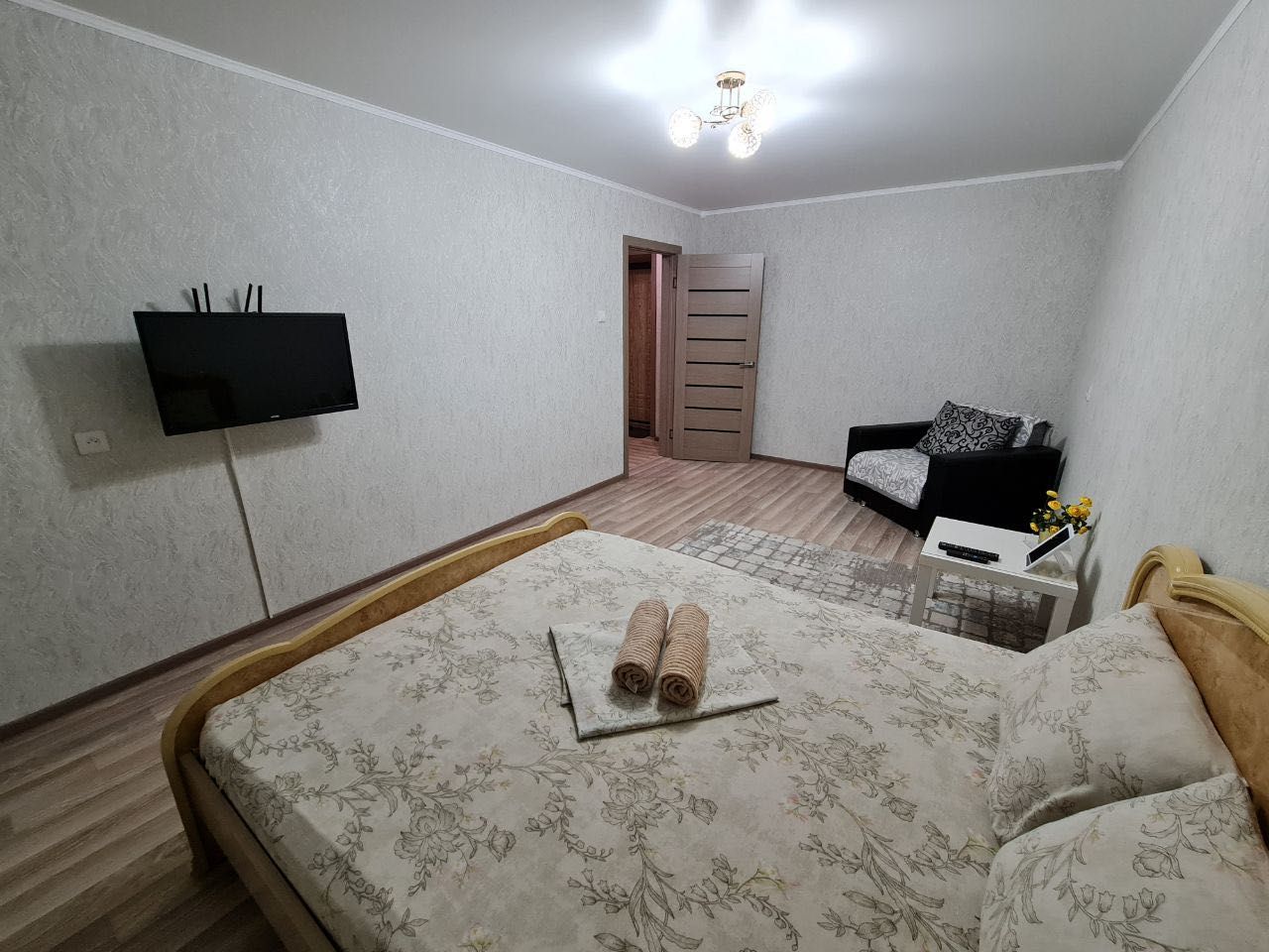 Павлова 11/3 (Кинотеатр Шакена Айманова, ТД Артур, ТД Алатау)