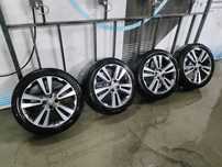 Продам Веста титан комплекты.205/45 R17 покрышка почти новая.