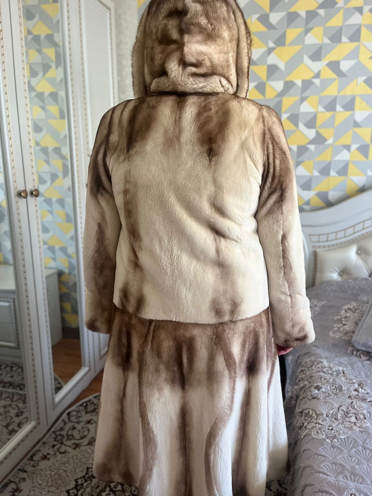 Норковая шуба средней длины