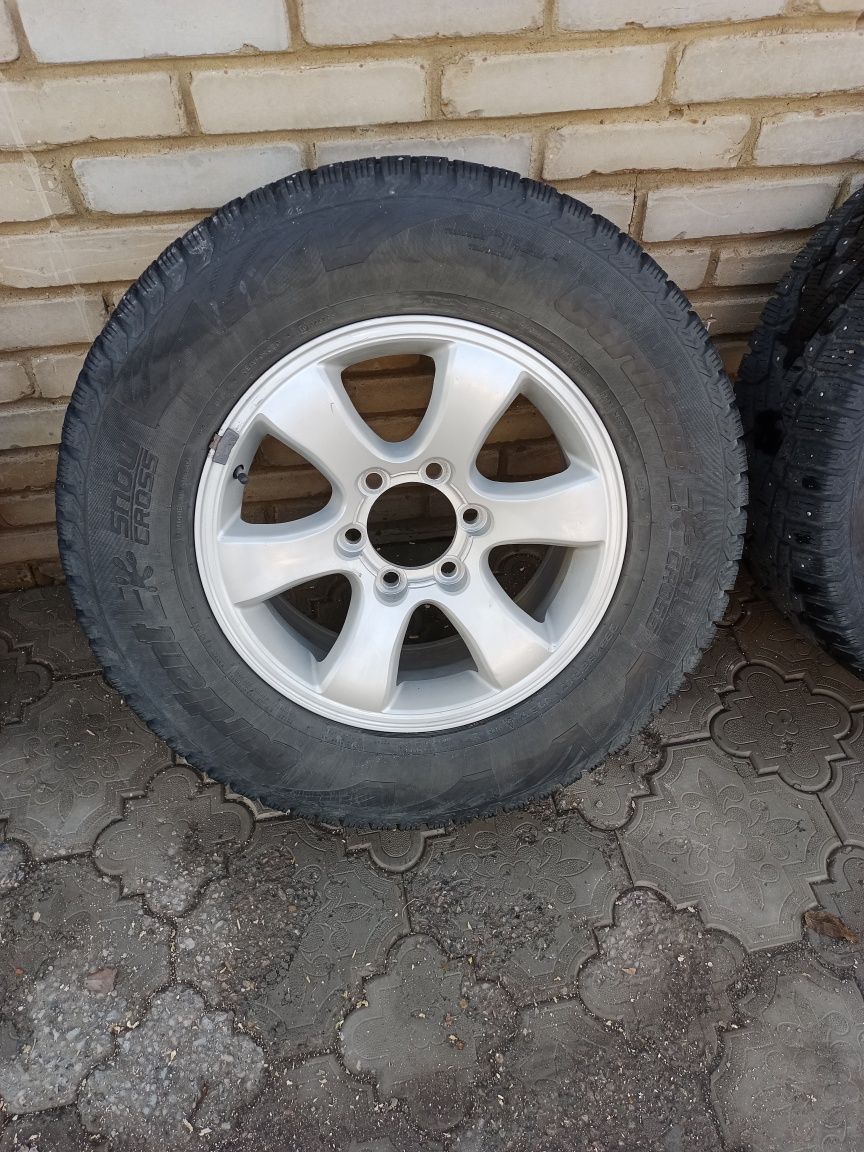 Шины зима. 265/65 R17