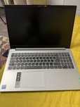 Ноутбук Lenovo IdeaPad 3 15.6 / 4 Гб / SSD  256 Гб / Без ОС /