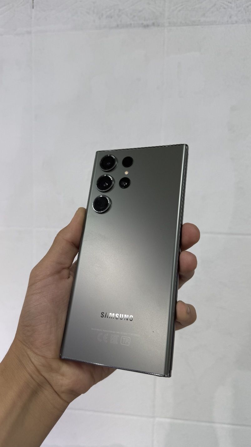 Продам Samsung S23 ультра