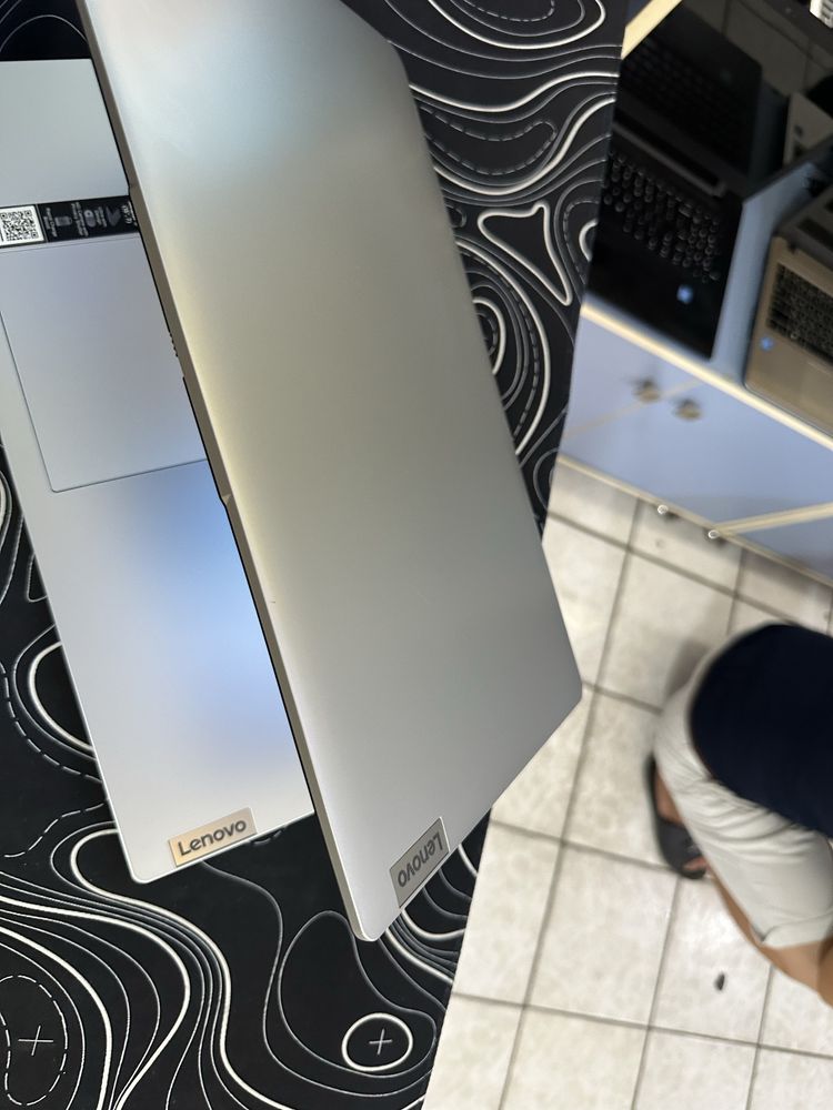Lenovo Celeron N4020/ОЗУ-4ГБ/ССД-256ГБ как новый в идеале