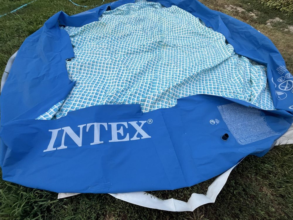 Продам Бассейн Intex б/у в отличном состоянии