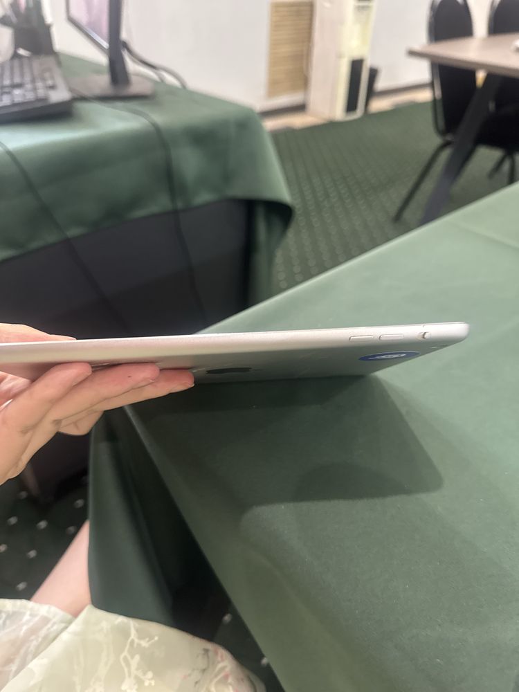 Ipad  mini незнаю точно