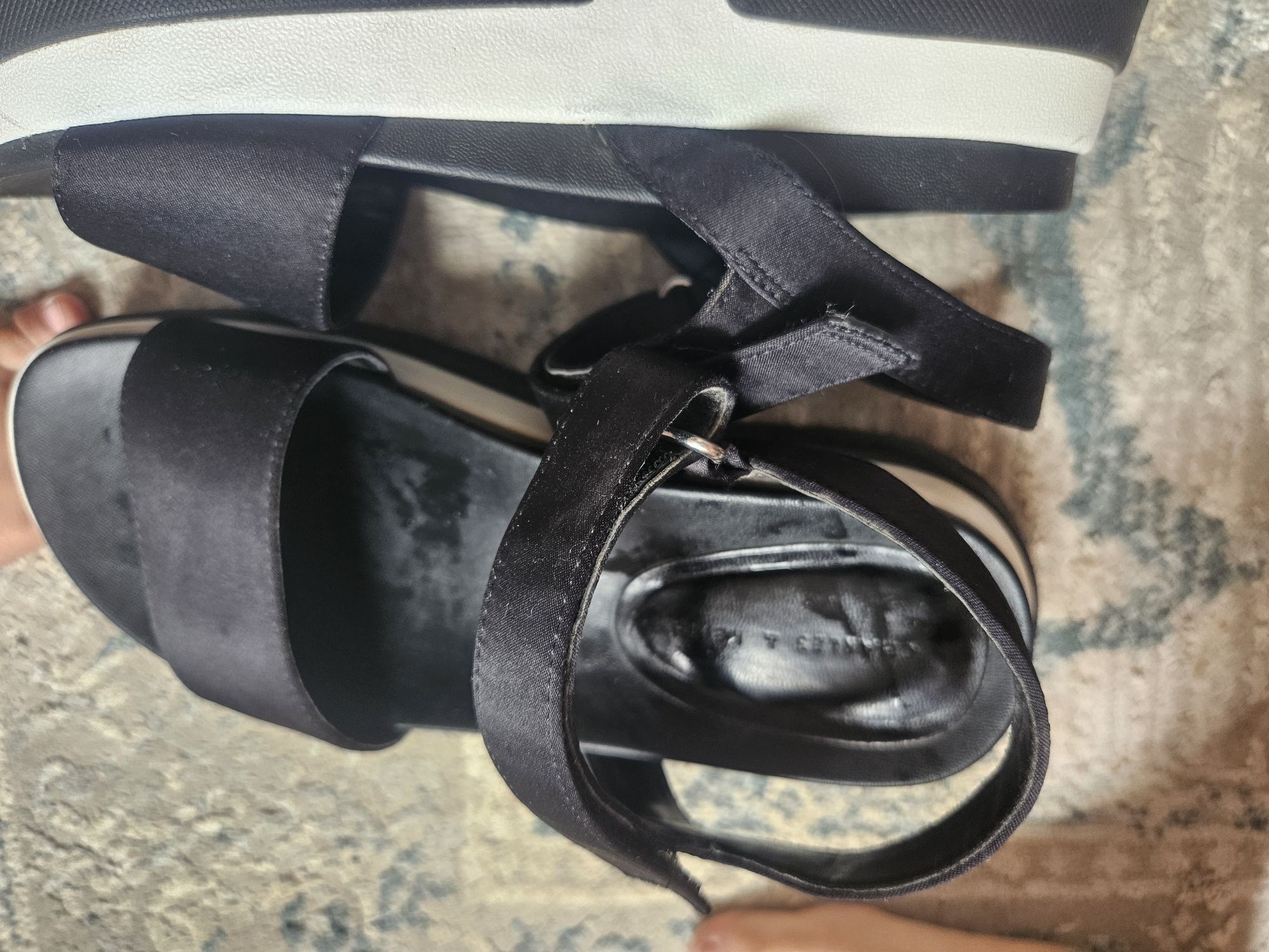Басоножки от charles & keith. Оригинал
