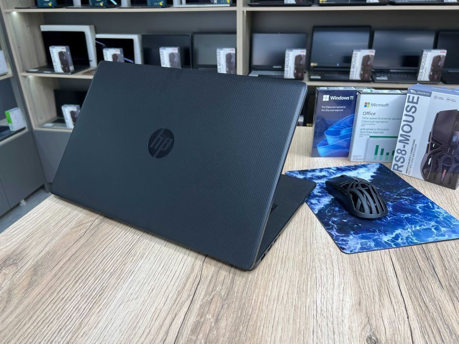 Ноутбук HP Laptop 17s • Ryzen 3 7320U • 8G • 512G • Большой 17.3"
