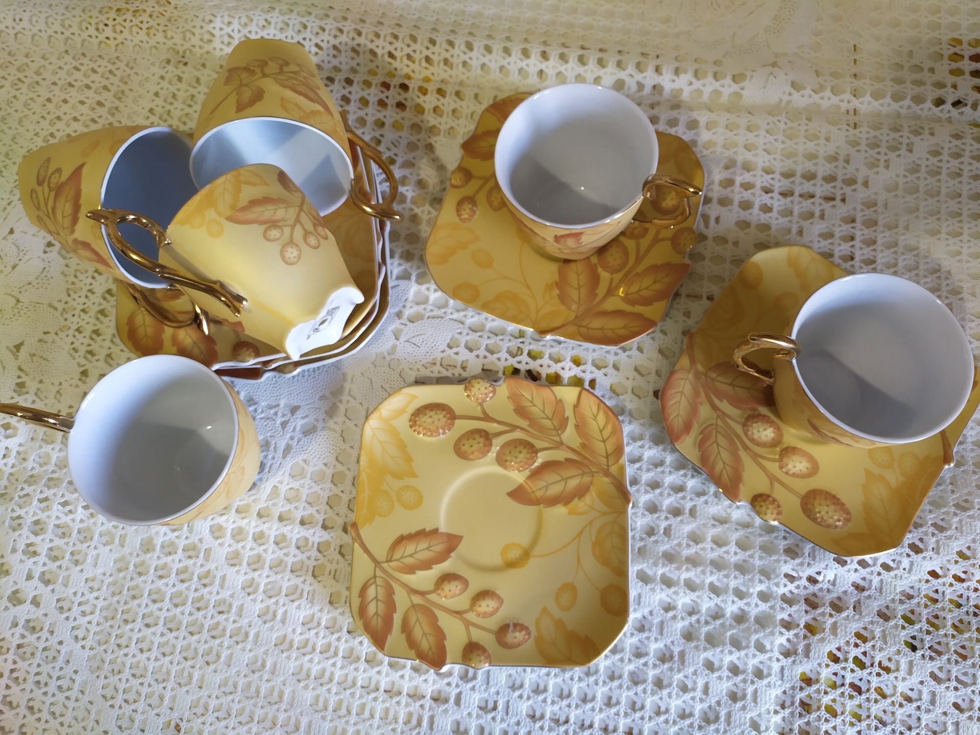 Чайный сервиз на шесть персон