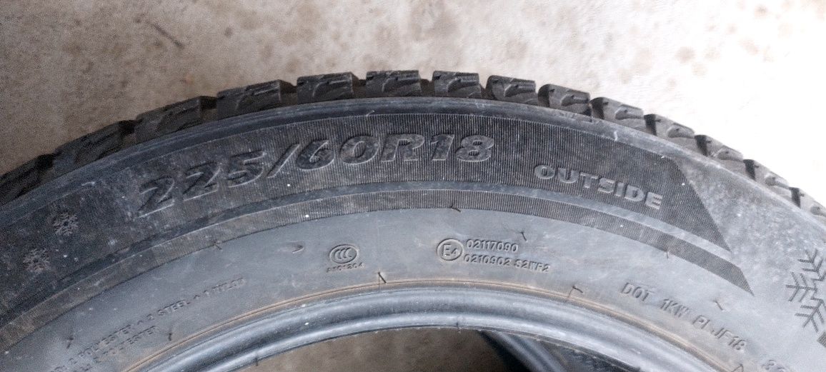 Шины 225/60 R18 в хорошем состяний