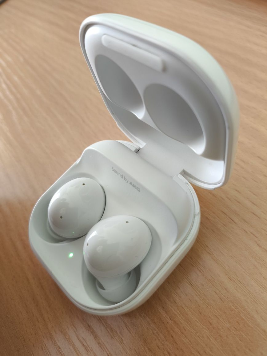 Продаю наушники Galaxy Buds 2