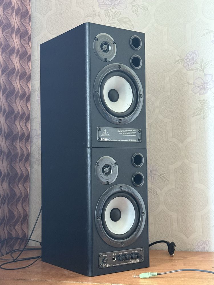 Студийные мониторы Behringer MS40