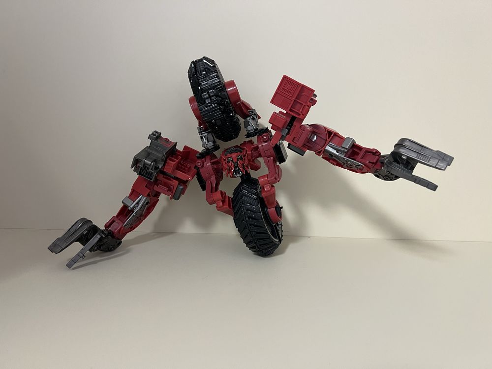 Scavenger studio series оригинал