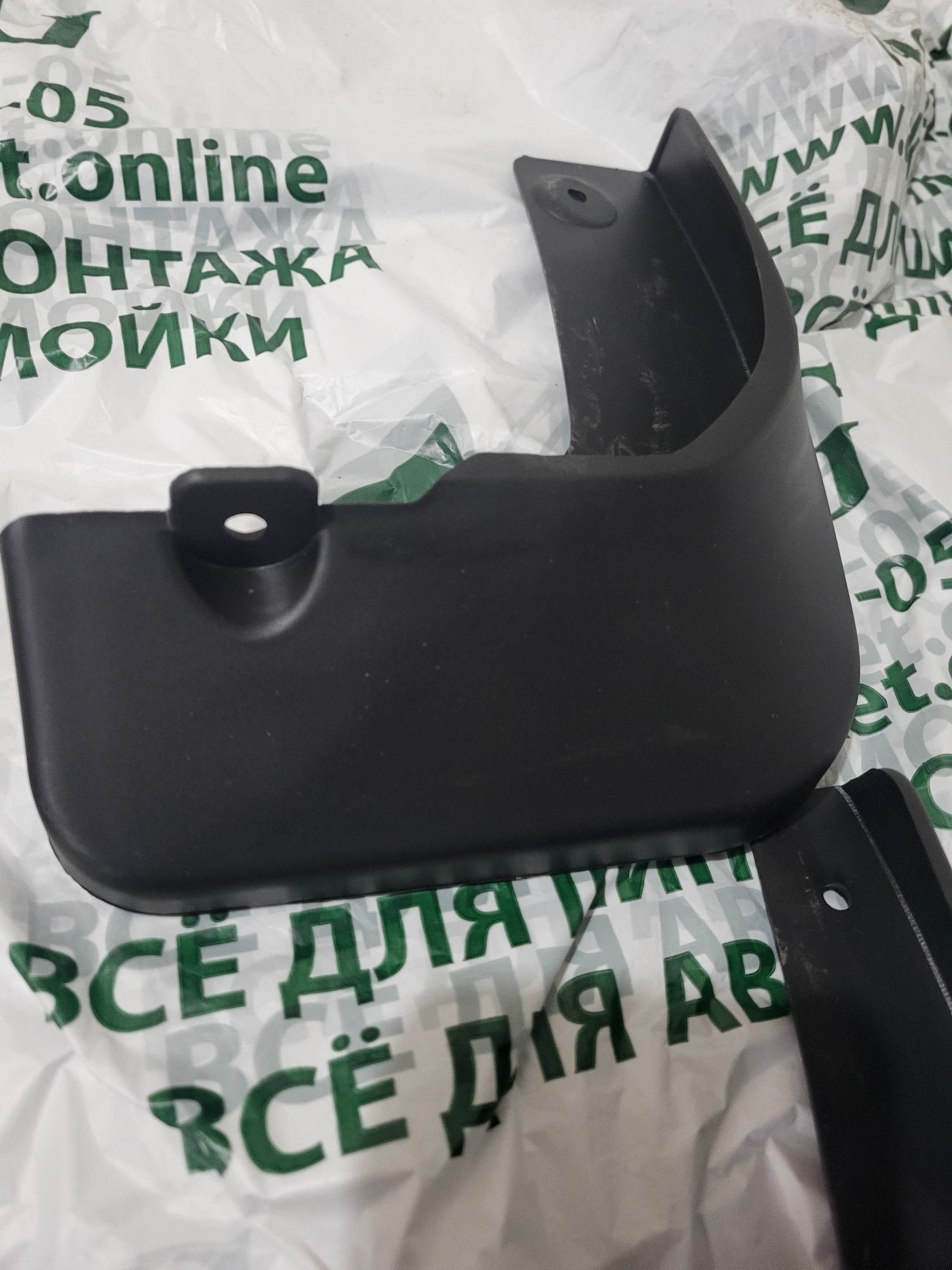 Тоуота камри брызговики