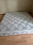 Продам матрас на двухспальную кровать