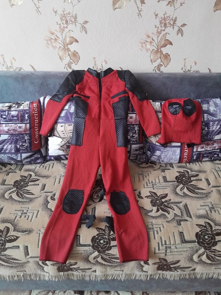 Продам Костюм дэдпула