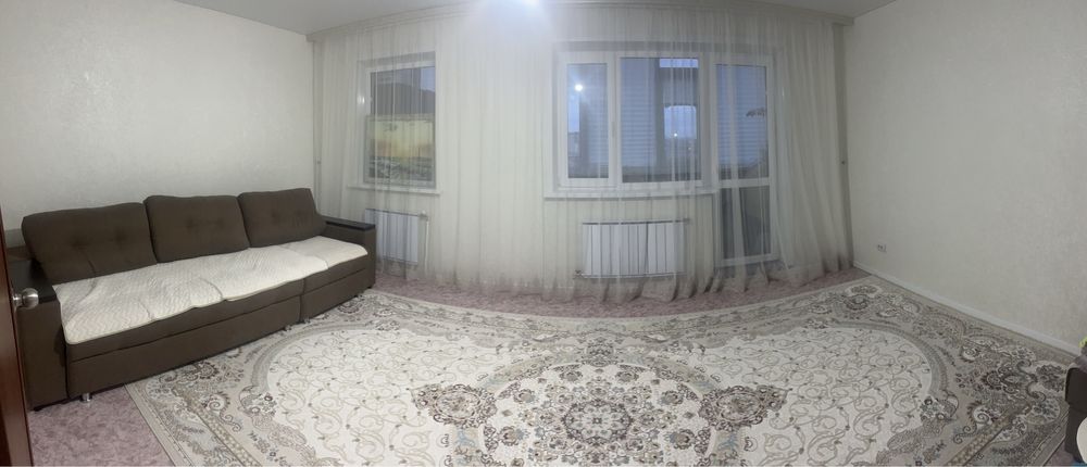 Большой ковер в хорошем состоянии