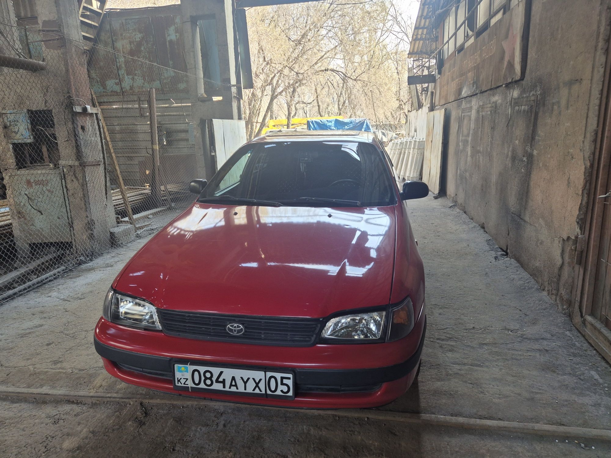 Тойота карина е 1.6