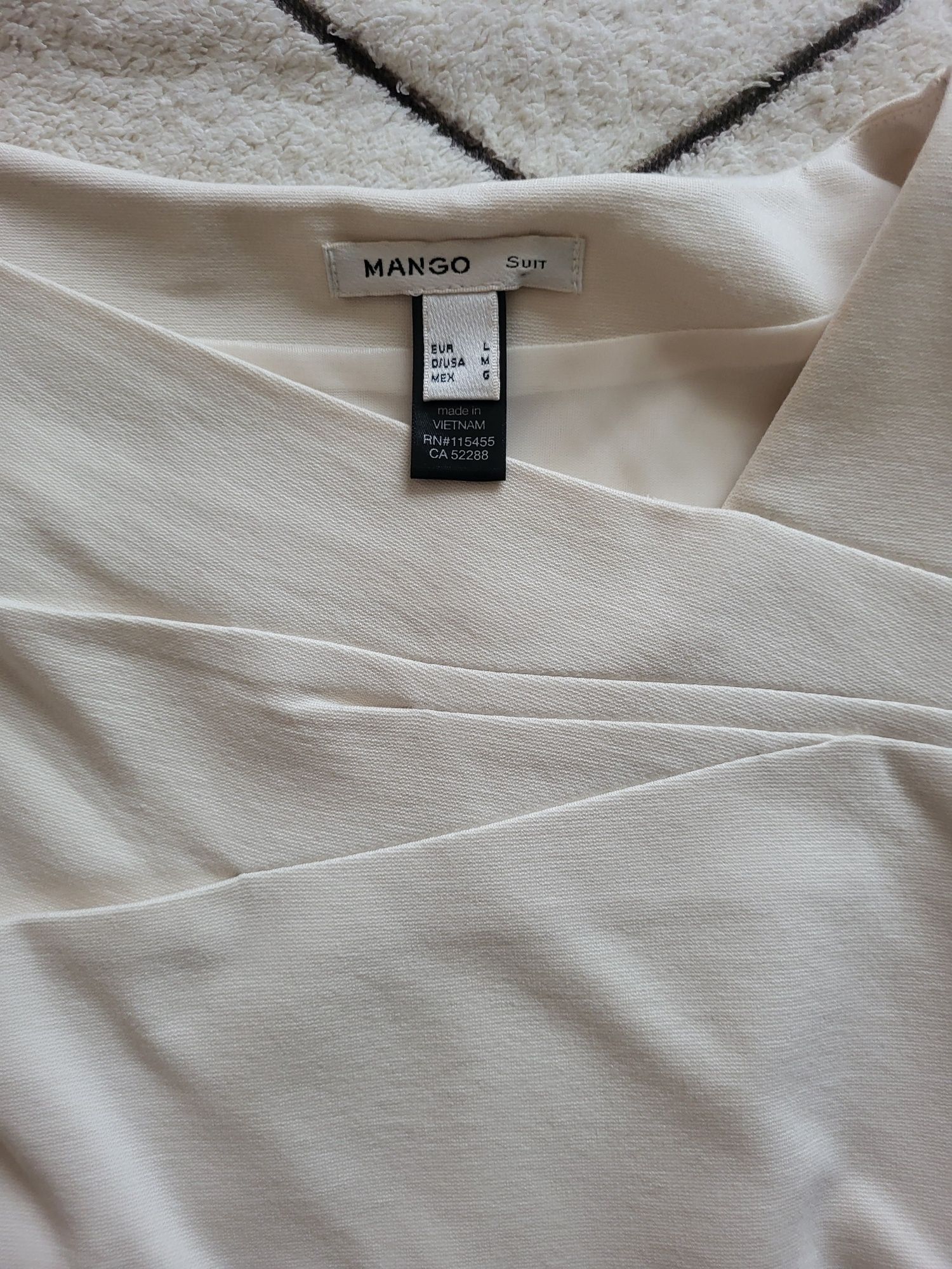 Женское платье от Mango