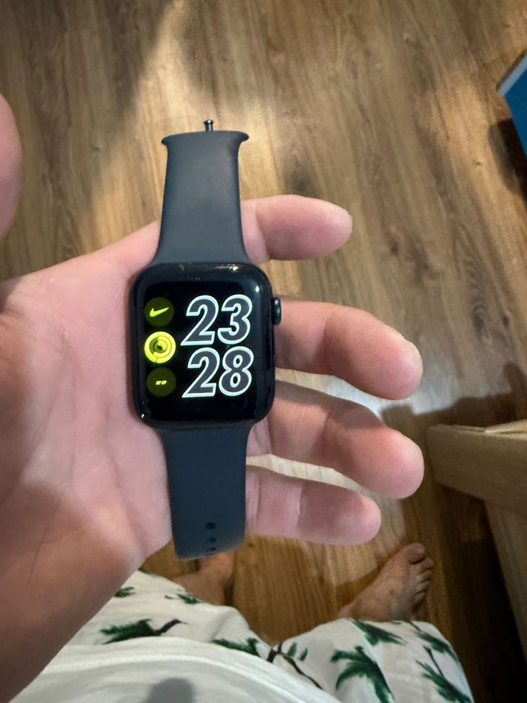 Apple Watch SE 2 продаю