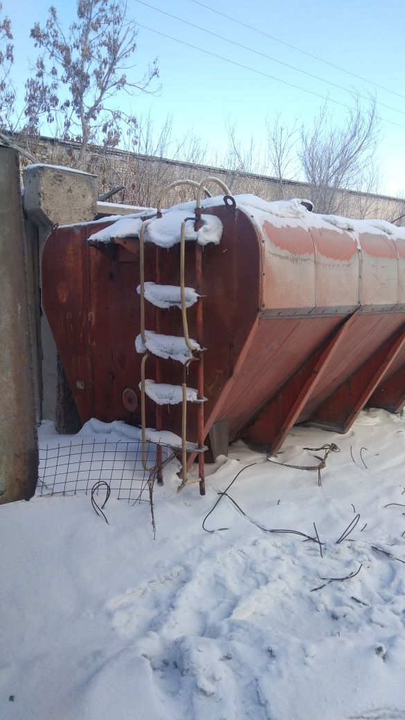 Продам бункер для
