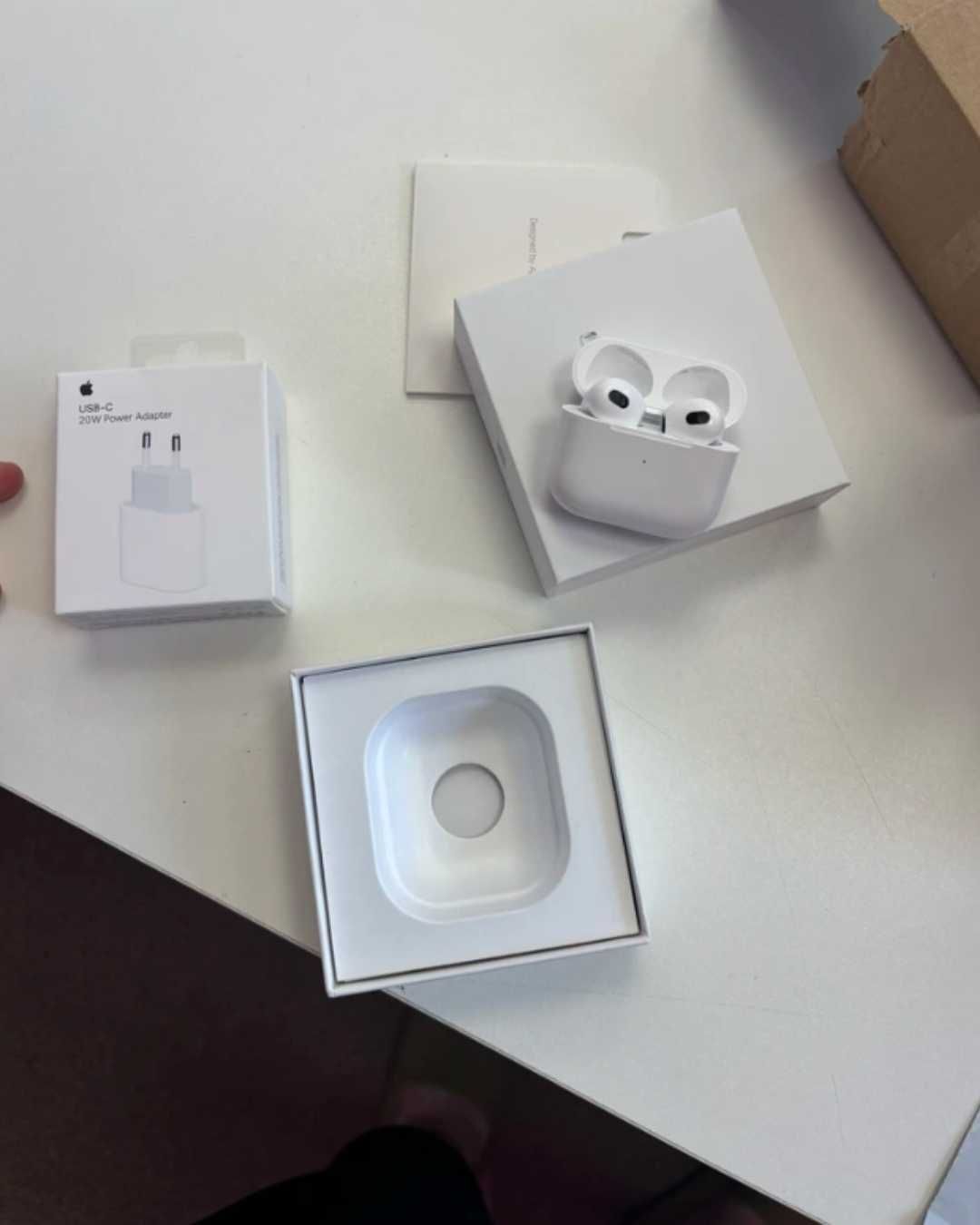 Airpods 3  кейс в подарок