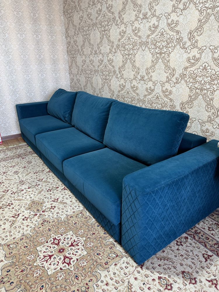 Продам диван-трансформер 3.5м. Можно сделать угловым