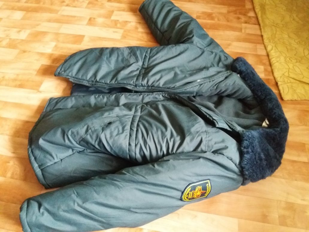 продам бушлаты 3штук  и шубы итд