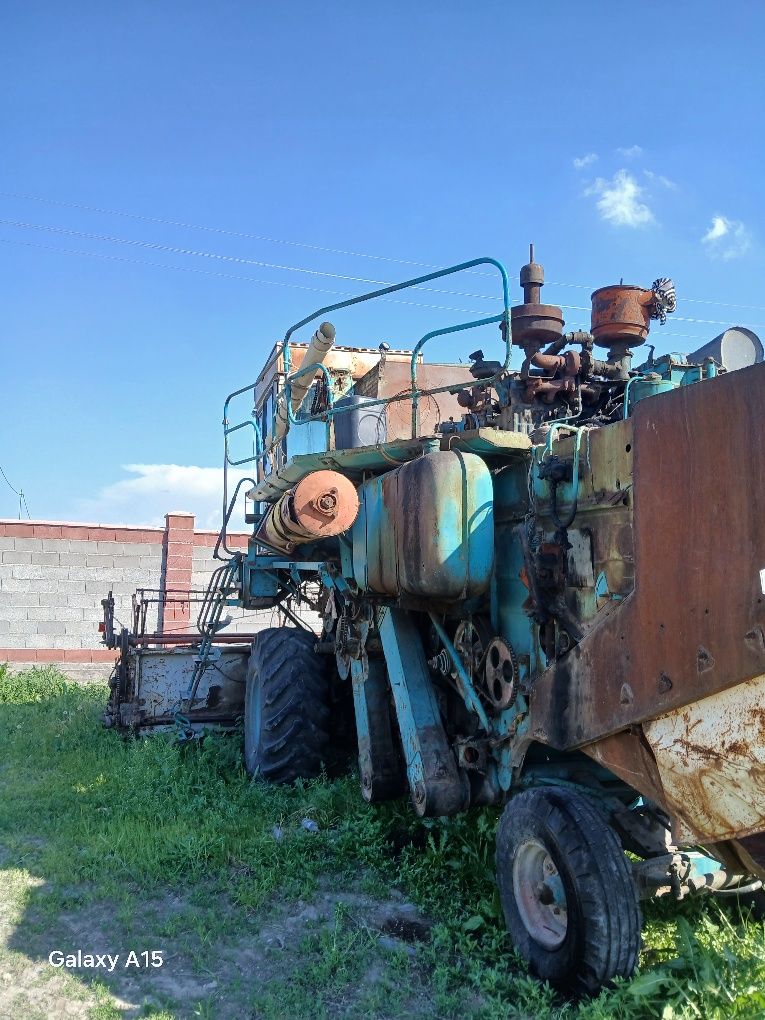 Комбайн Енисей 1200