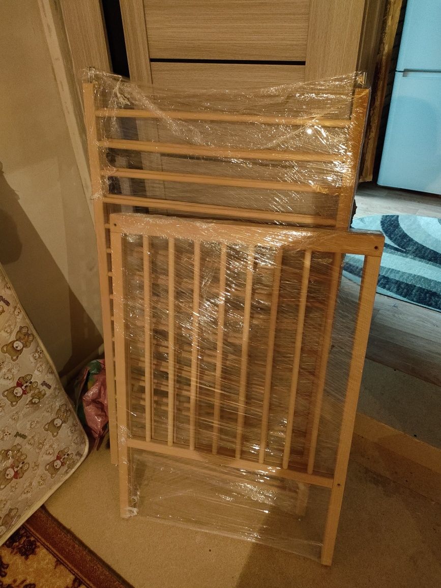 Продам манеж с матрасом