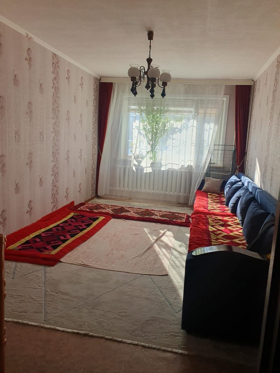 Продается 2-комн (7-50, 1 эт)