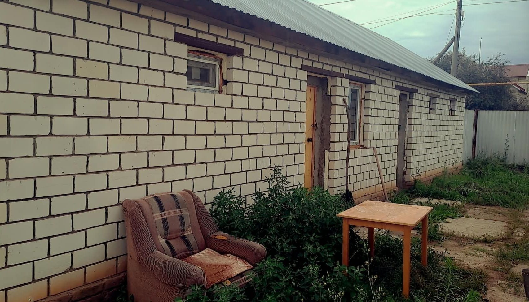 Продам дом в круглоозёрном · 4 комнат + кухня+коридор+ санузел и т.д.·